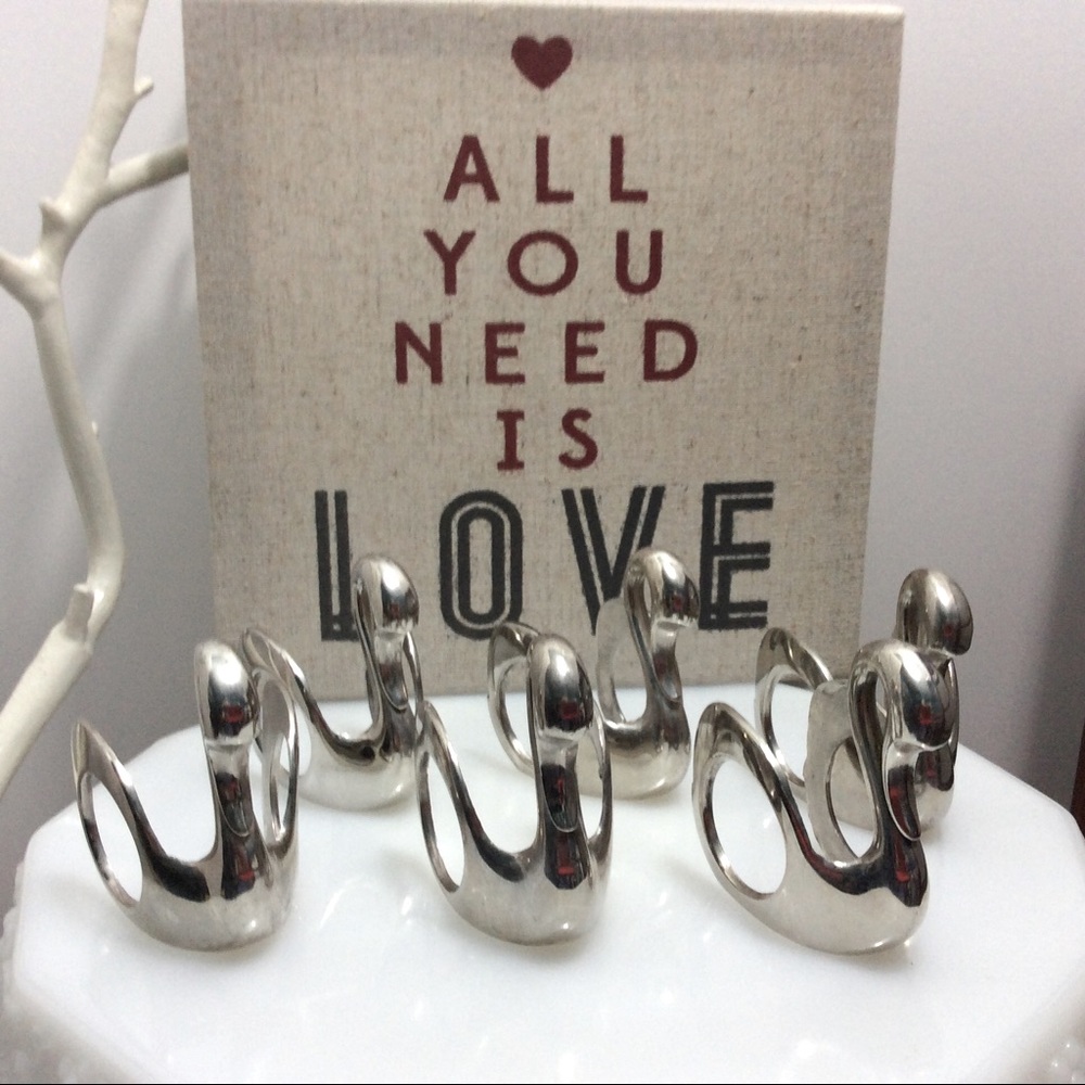 6 Vintage silver plated swan napkin rings